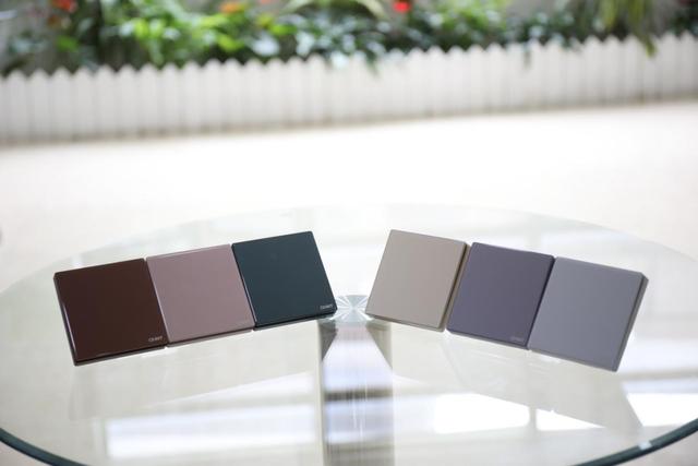 新品評測:正泰居家2HD系列玻璃大面板開關為何如此出眾 新品評測:正泰居家2HD系列玻璃大面板開關為何如此出眾