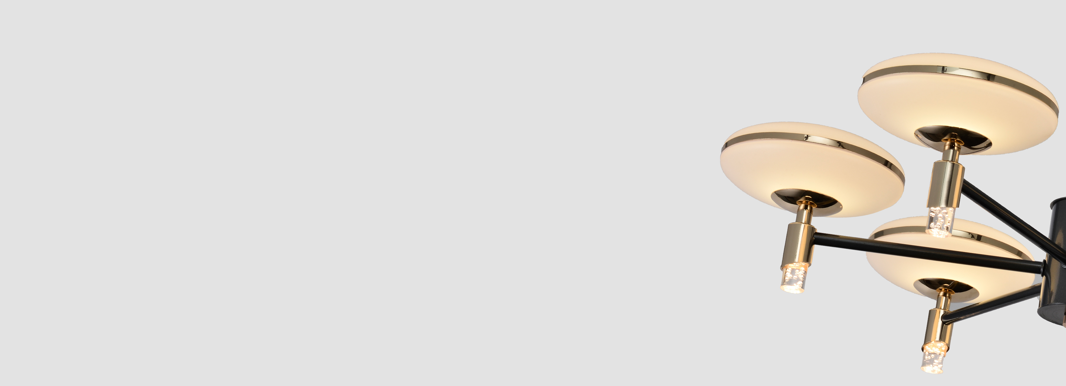 柔和光線 亞克力材質燈罩，高透光率，出...