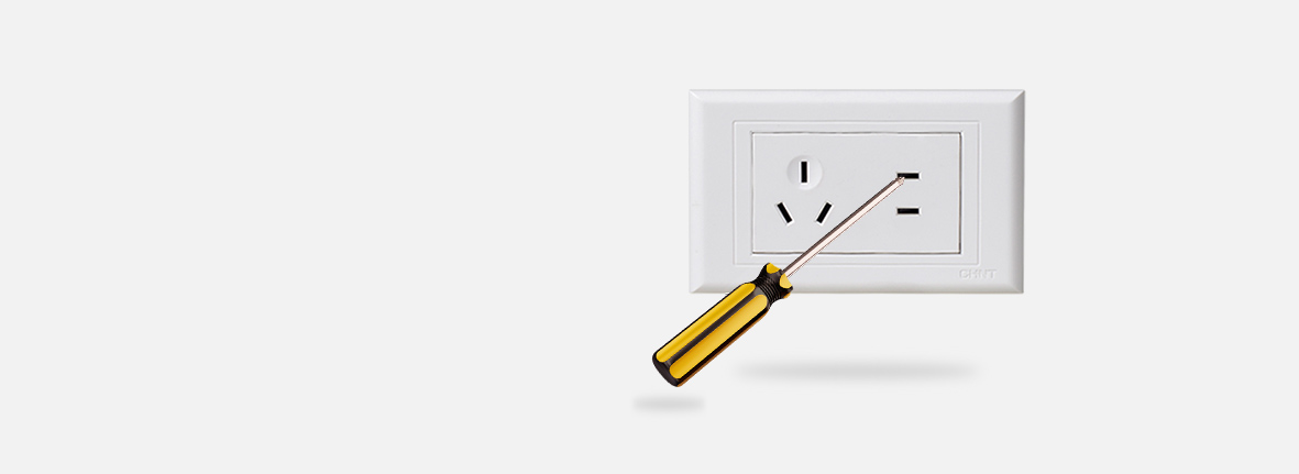 防塵保護，順暢插拔
 二插防塵保護門設(shè)計...