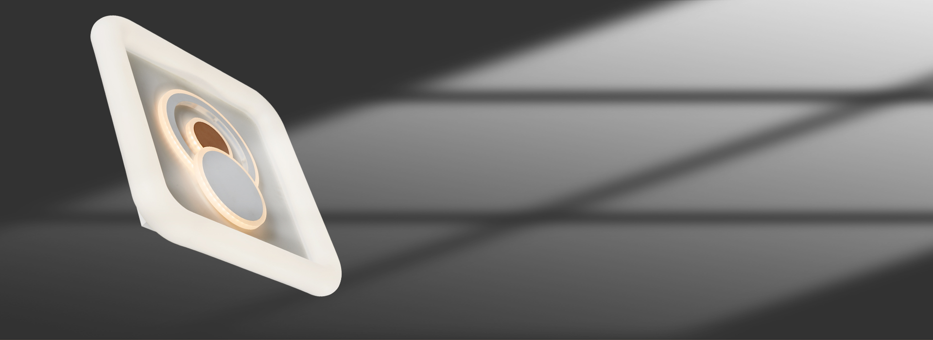 光學面罩，透出柔和好光線
 亞克力材質(zhì)的...