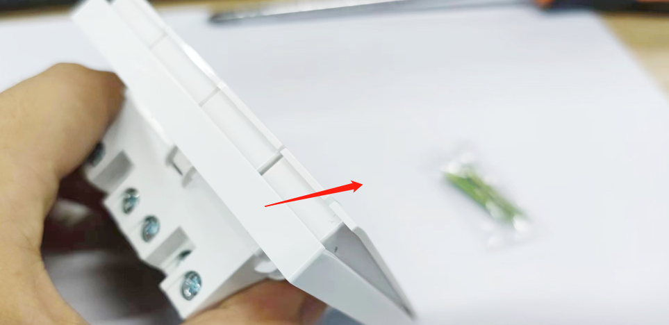 開關面板如何拆卸-2 開關面板如何拆卸-2