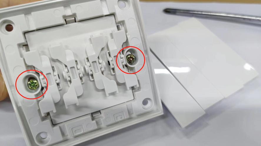 開關面板如何拆卸-3 開關面板如何拆卸-3