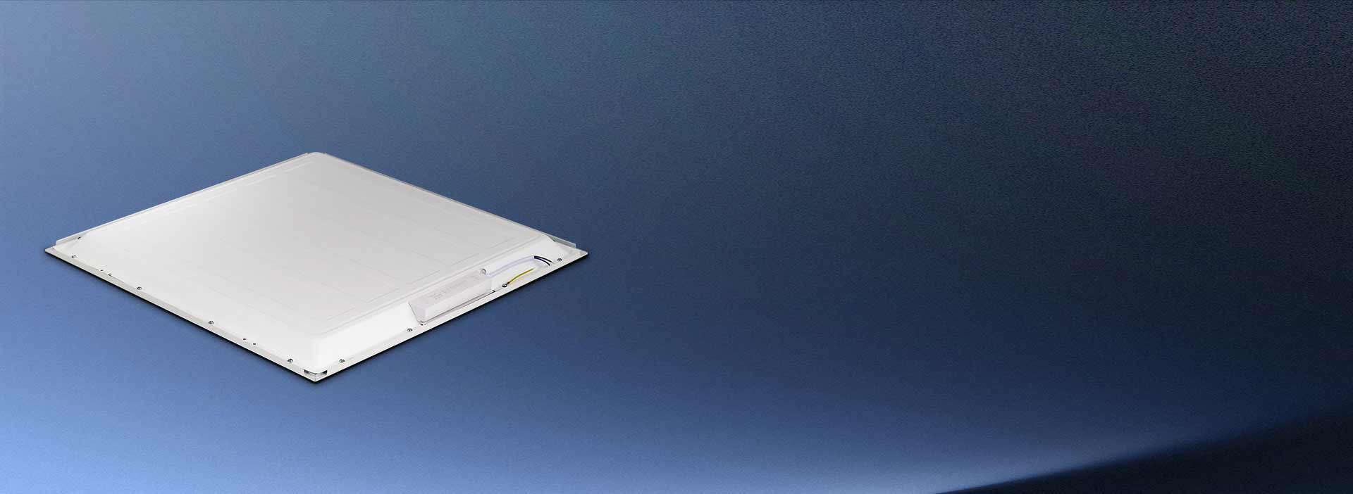 金屬覆膜底盤，散熱好，更耐用
 鐵底盤表...