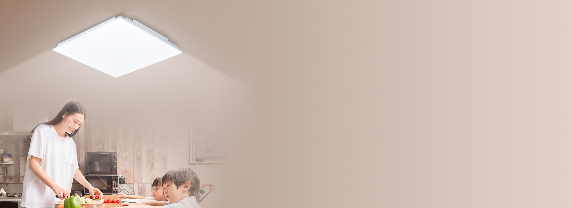 發(fā)光面提升36%
 全屏無邊框設計，發(fā)光...